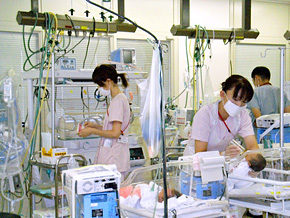 新生児集中治療室